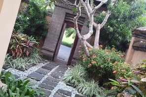 入り口のalley