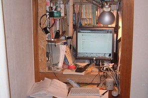 押入れデスク周り　正面
