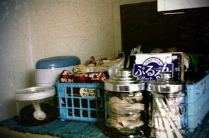 キッチン棚一部分