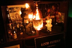 飾り棚　中　右　ライトアップ