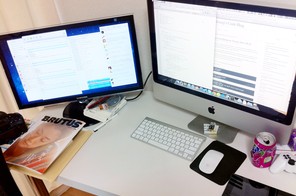 机の上のiMac