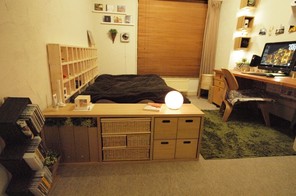 スタッキングシェルフのある部屋