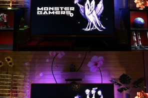 液晶テレビの裏にマルチカラーライト