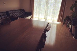 シンプルな部屋（リビング）